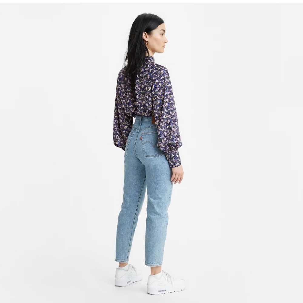 Levis Straight Leg Wedgie size 27